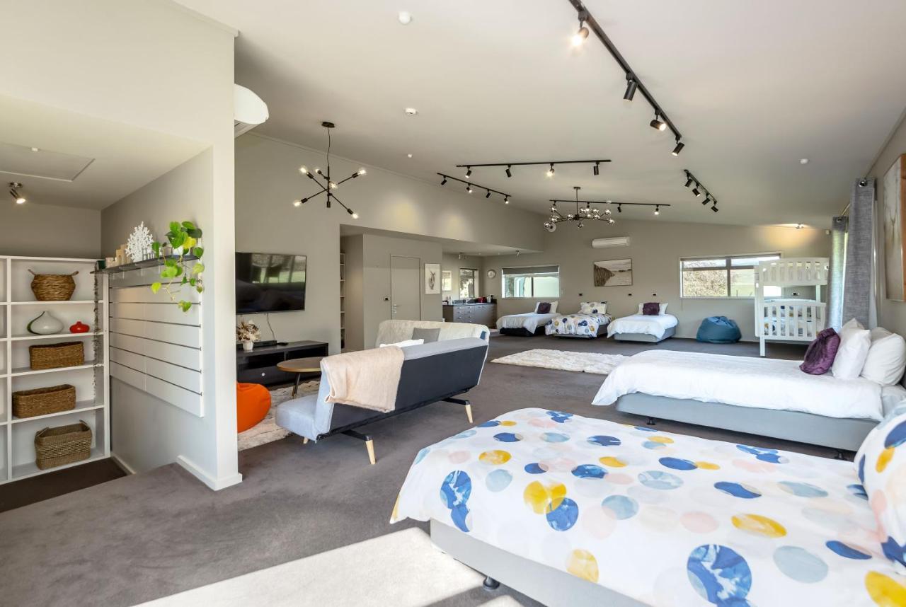 Paradise On Campbell Martinborough Exterior photo